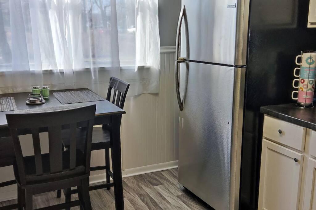 Perfect Combo Of Charm & Comfort- 2Bedroom Home Noblesville Exteriör bild